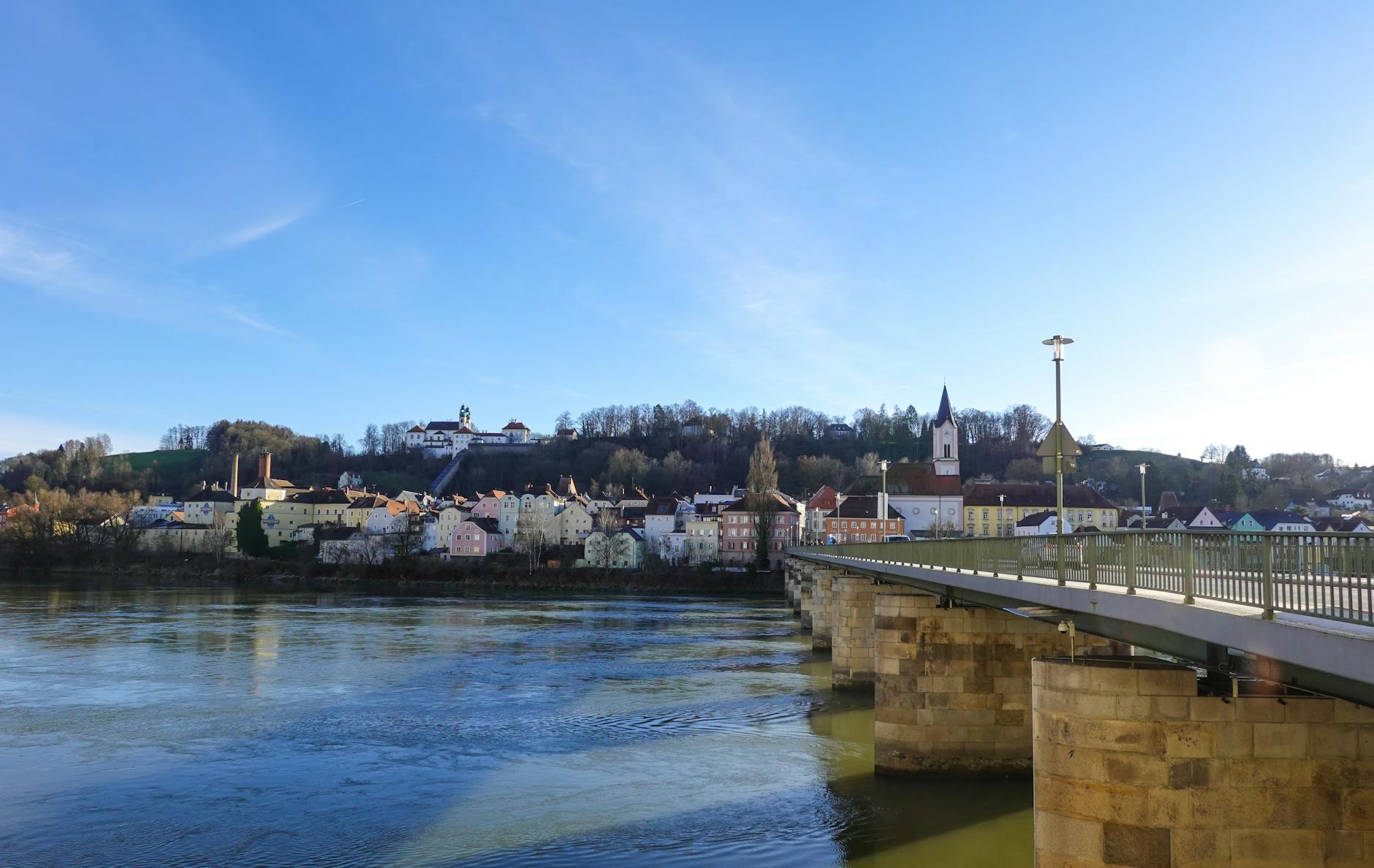 Captivating view of Passau with its charming cityscape, bridge, and tranquil Danube River under a clear blue sky. (Photo: Magda Ehlers / Pexels)